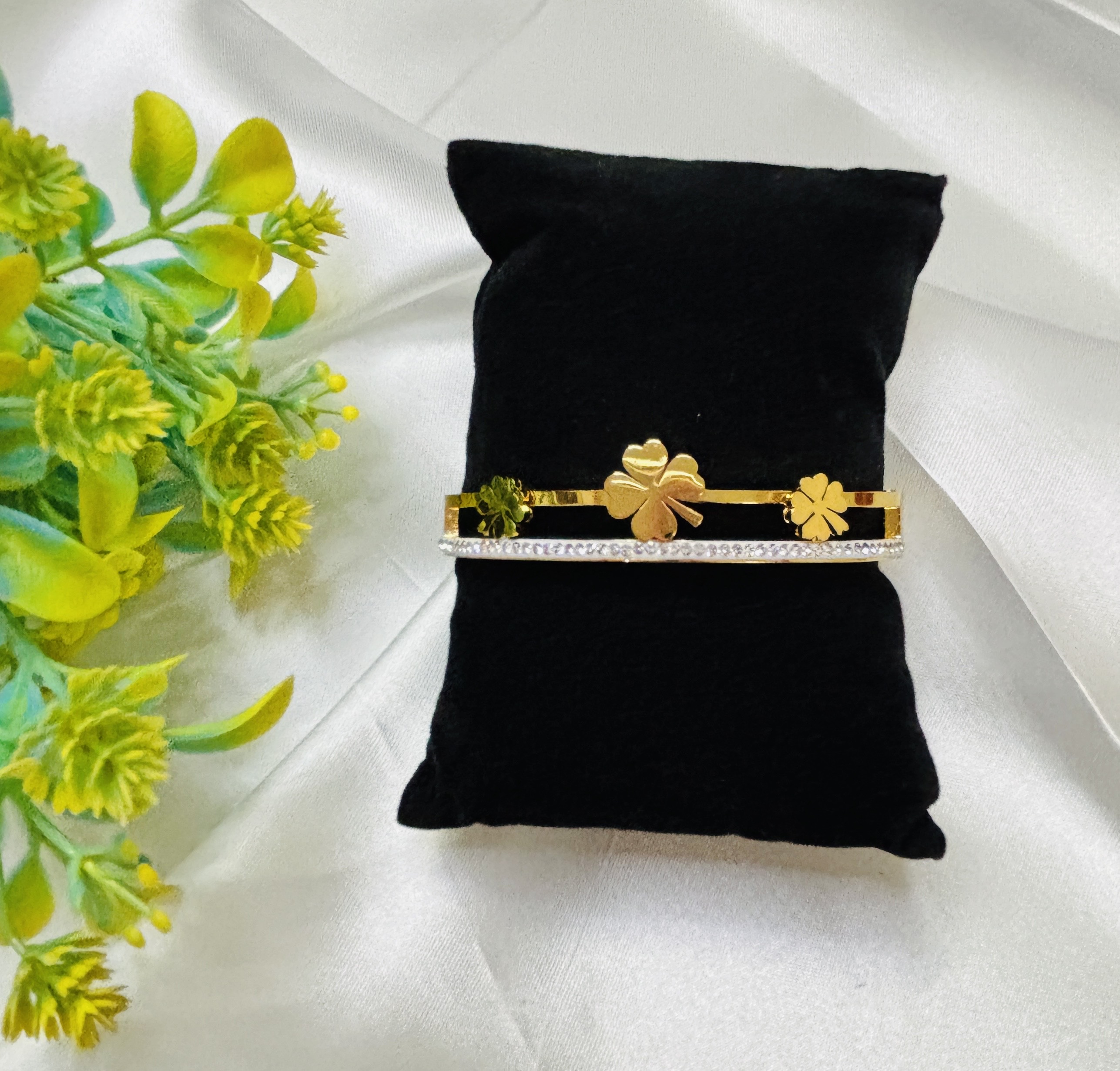 Clover Charm Crystal Bar Bracelet