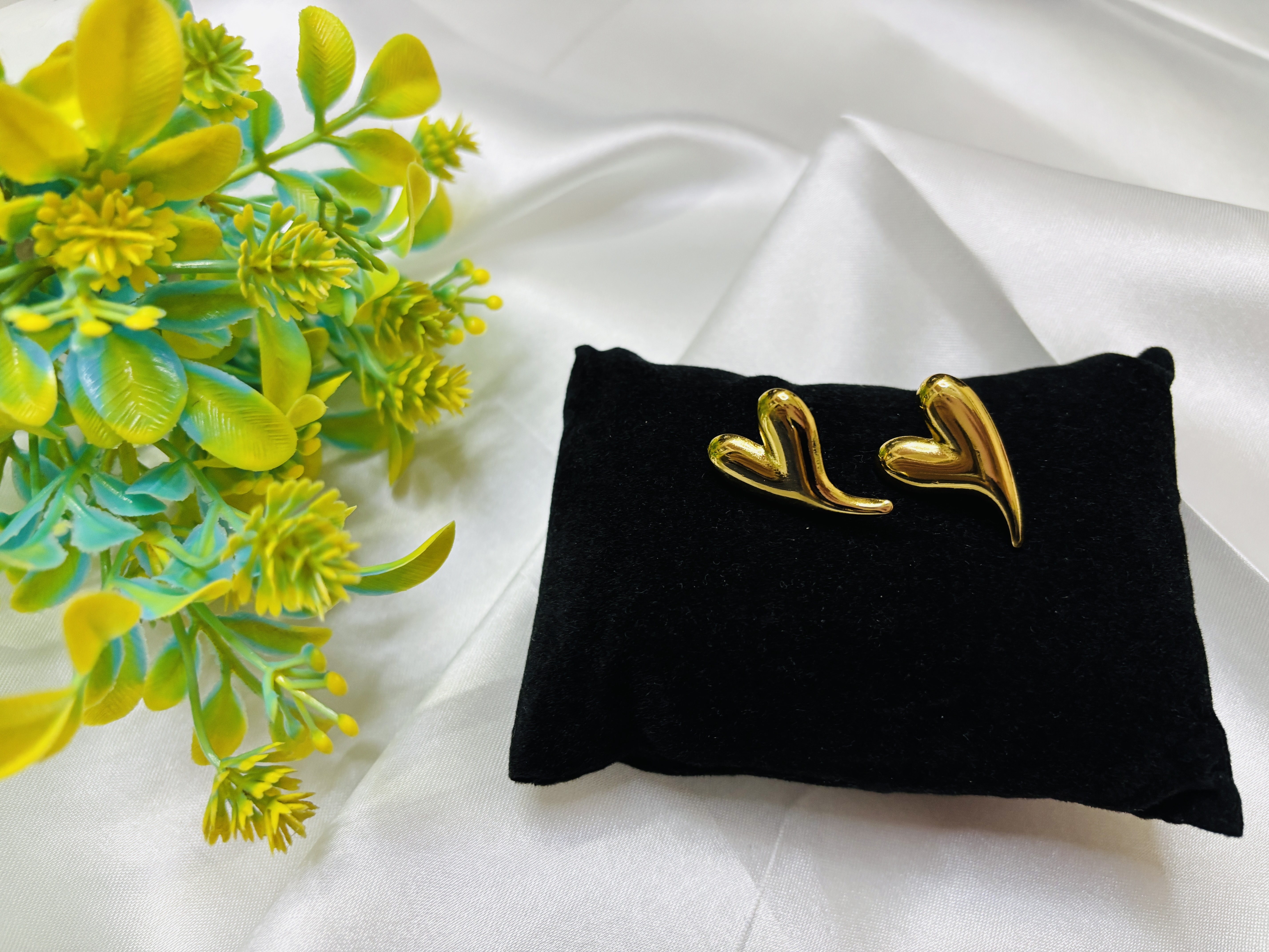     Golden Heart Earrings