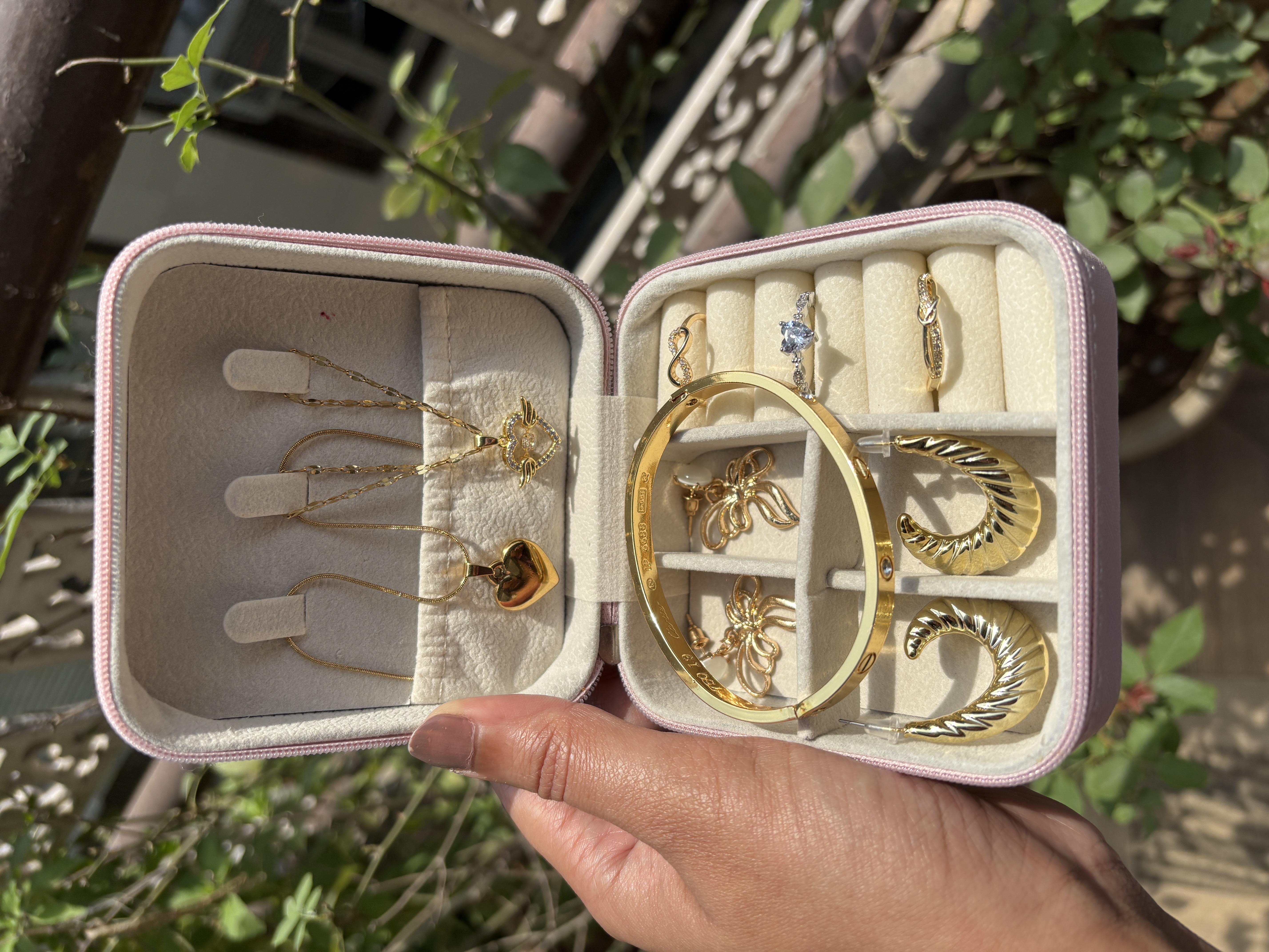 Golden grace jewellery box